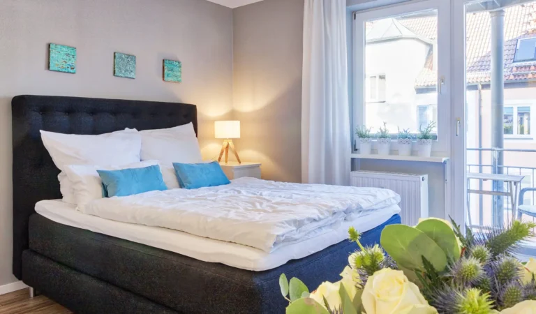 AW1_ferien_in_Bayreuth_festspielkarten_gemütlich_zentrumsnah_innenstadt_kurzer_weg_modern_wohnung_mieten_küche_möbliert