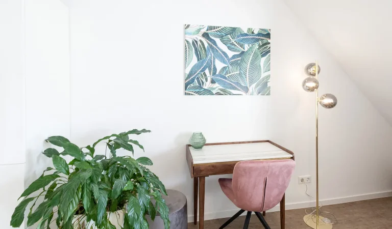 AH_homeoffice_arbeiten_von_zuhause_möbliert_innenausstattung_wunderschön_interiorinspo_facebook_instagram_pinterest_schöne_lampe